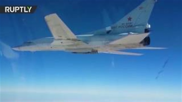 لحظة قصف الطيران الروسي مسلحي «داعش» في سوريا (فيديو)