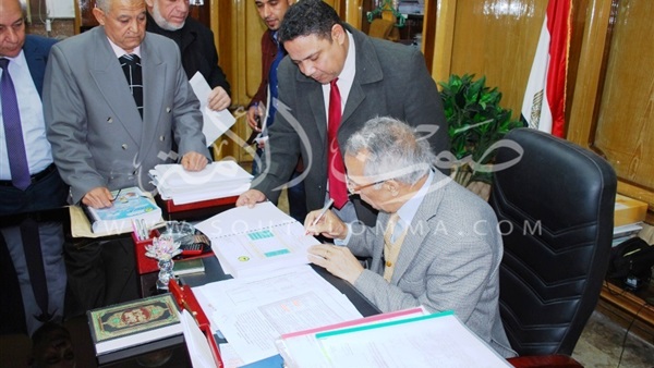 محافظ شمال سيناء يعتمد نتيجة «الإعدادية» بنسبة نجاح 84.54% (صور)