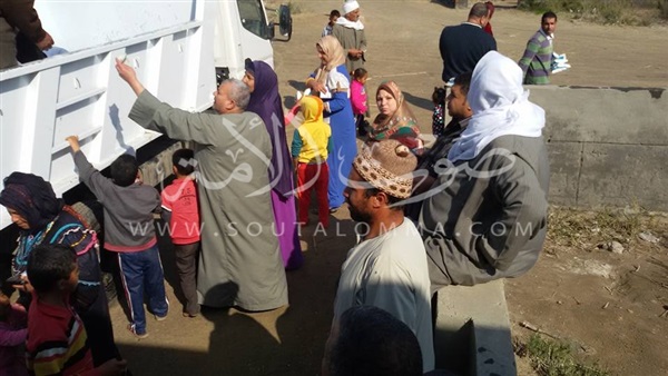توزيع 750 كيلو سكر مدعم على المواطنين في مطوبس بكفر الشيخ (صور)‎