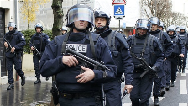 الشرطة الفرنسية تعلن اعتقال 4 أشخاص خططوا لهجوم إرهابي