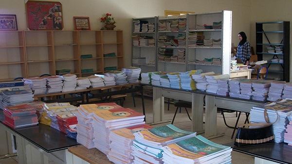 مصادر: تسليم 90 ألف كتاب لغات لتوزيعها على المدارس