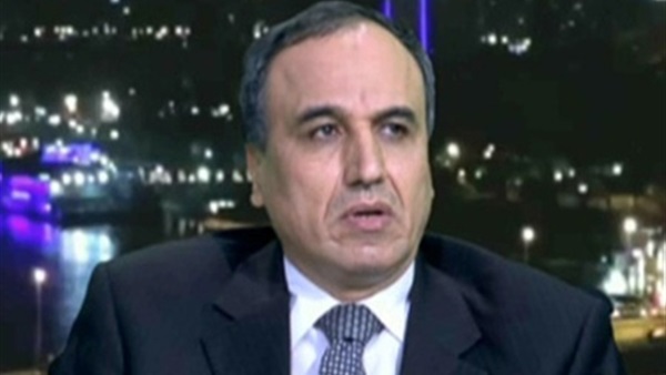 «عبد المحسن» يتوجه إلى مقر «الصحفيين» لتقديم أوراق ترشحه