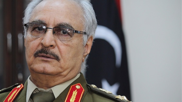 «حفتر» يغادر القاهرة بعد بحث الأزمة الليبية