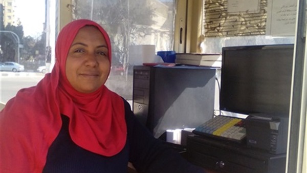 ملكة «جراج التحرير».. أول عاملة كارتة في مصر (صور)