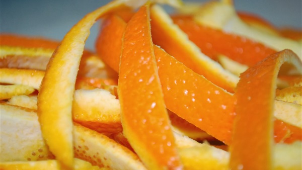 لو عاوزة تتخلصي من المناطق الداكنة .. جربي ماسك البطاطس والطماطم والأسبرين