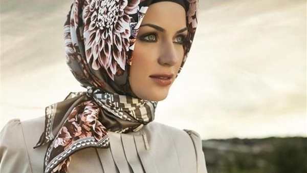 بالفيديو.. مصري يلقي بنفسه من أعلى برج كهربائي فى الجزائر بالفيديو.. مصري يلقي بنفسه من أعلى برج كهربائي فى الجزائر