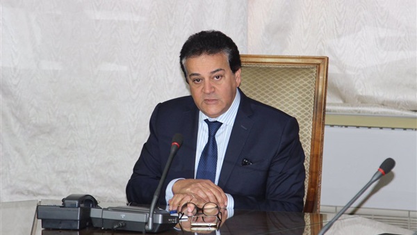 «عبد الغفار» يلتقي طلاب العريش.. ويؤكد على تذليل العقبات