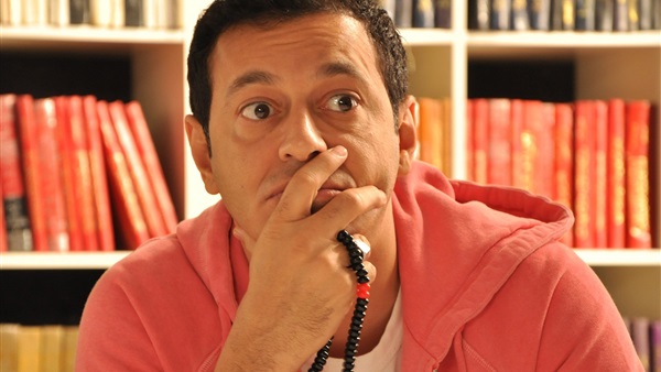 «سيجار» مصطفى شعبان في كواليس «اللهم إني صائم» (صورة) «سيجار» مصطفى شعبان في كواليس «اللهم إني صائم» (صورة)