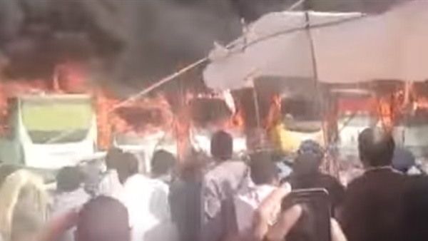 الدفاع المدنى ينجح فى إخماد حريق بـ8 أتوبيسات و3 سيارات بجراج المطرية الدفاع المدنى ينجح فى إخماد حريق بـ8 أتوبيسات و3 سيارات بجراج المطرية