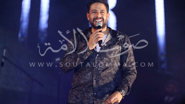 حماقي يتألق في استاد القاهرة.. ويلتقي «جسار» في الكواليس (صور) حماقي يتألق في استاد القاهرة.. ويلتقي «جسار» في الكواليس (صور)