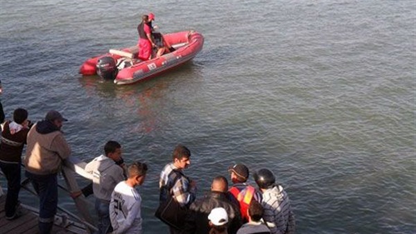 الخارجية تنجح في الإفراج عن 15 صياد من طاقم مركب "نادر الكريم" في بنغازي الخارجية تنجح في الإفراج عن 15 صياد من طاقم مركب "نادر الكريم" في بنغازي