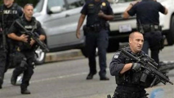 عاجل.. إصابة 11 شخصًا فى إشتباكات بين الشرطة ومسلحين في كولورادو عاجل.. إصابة 11 شخصًا فى إشتباكات بين الشرطة ومسلحين في كولورادو