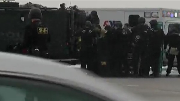 تفاصيل.. الاشتباك بين الشرطة ومسلحًا بـ«كولورادو»