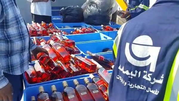 إعدام 8 ألاف زجاجة خمر في السعودية بـ 20 مليون ريال
