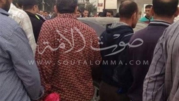 بالصور .. عمال «الجوهرة» يضربون عن العمل للمطالبة بتحسين أوضاعهم