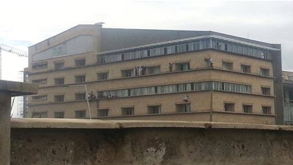 فأصيب الطلاب بالذعر بعد تجربة لمكافحة الإرهاب فى الجامعة الكينية فأصيب الطلاب بالذعر بعد تجربة لمكافحة الإرهاب فى الجامعة الكينية