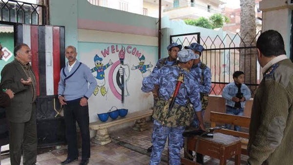بالصور .. رئيس مدينة دسوق يتفقد لجان الاقتراع بكفرالشيخ بالصور .. رئيس مدينة دسوق يتفقد لجان الاقتراع بكفرالشيخ