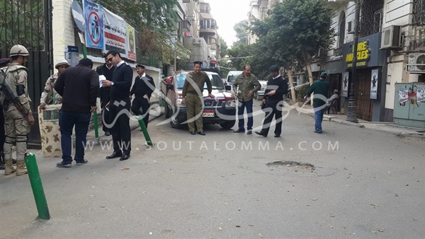 بالصور.. إقبال ضعفي من الناخبين على مدرسة القومية بالزمالك بالصور.. إقبال ضعفي من الناخبين على مدرسة القومية بالزمالك