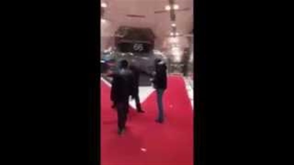بالفيديو.. لحظة اعتداء عناصر الإرهابية على أحمد موسى بفرنسا بالفيديو.. لحظة اعتداء عناصر الإرهابية على أحمد موسى بفرنسا