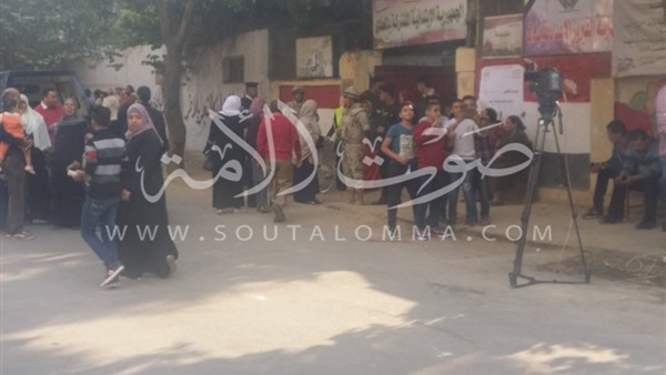 بالصور.. إقبال متوسط من الناخبين على لجان المعادي