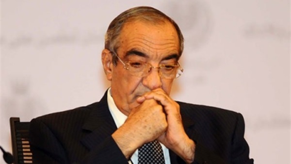 زكريا عزمي يدلي بصوته في الانتخابات.. ويعلق: "الدنيا فاضية كده ليه" زكريا عزمي يدلي بصوته في الانتخابات.. ويعلق: "الدنيا فاضية كده ليه"