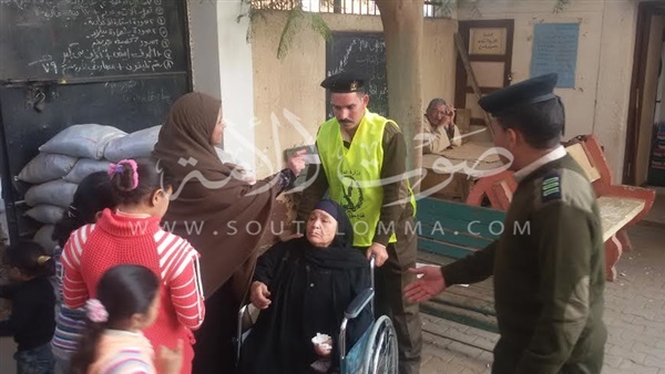 بالصور..إقبال كثيف من قبل السيدات على لجان دائرة منوف بالصور..إقبال كثيف من قبل السيدات على لجان دائرة منوف