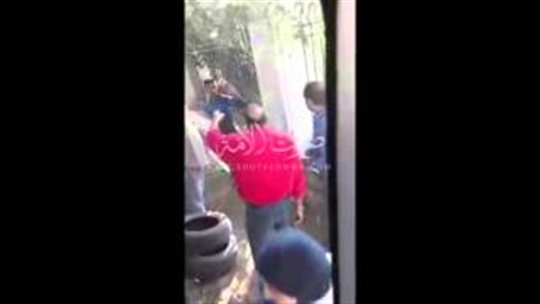 بالفيديو.. طابور رشاوى انتخابية ببولاق مقابل 100 جنيه للصوت الواحد