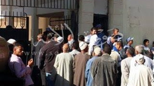 بالصور ..إقبال كثيف من قبل الناخبين علي لجان الاقتراع بكفر الشيخ بالصور ..إقبال كثيف من قبل الناخبين علي لجان الاقتراع بكفر الشيخ