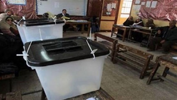 ضبط أنصار أحد المرشحين يوزع رشاوى انتخابية بدمياط ضبط أنصار أحد المرشحين يوزع رشاوى انتخابية بدمياط