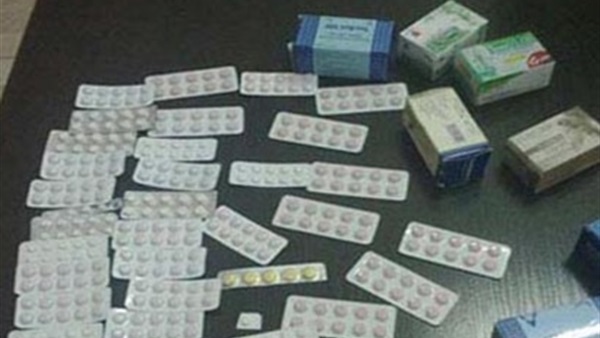 ضبط 16 شريط ترامادول بحوزة عامل في الأقصر ضبط 16 شريط ترامادول بحوزة عامل في الأقصر
