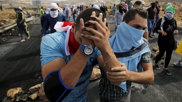 إصابة 5 فلسطينيين في مواجهات مع الاحتلال وسط قطاع غزة إصابة 5 فلسطينيين في مواجهات مع الاحتلال وسط قطاع غزة