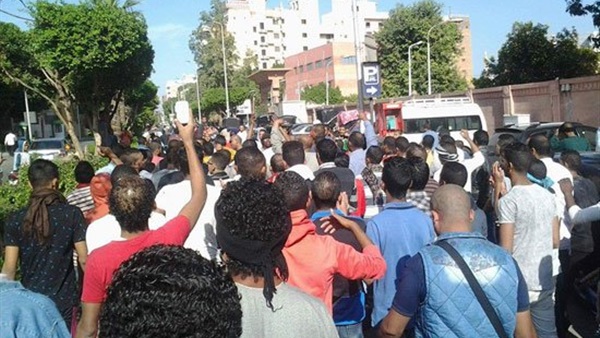 أهالي العوامية يرفضون تسكين أفراد الشرطة بمسقط رأس ضحية التعذيب بالأقصر أهالي العوامية يرفضون تسكين أفراد الشرطة بمسقط رأس ضحية التعذيب بالأقصر