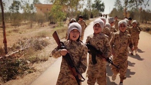 داعش يجند الأطفال لتعويض خسائره