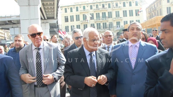 بالصور.. محافظ القاهرة يتابع أعمال التطوير بميدان العتبة ويفتتح "حديقة العتبة" بالصور.. محافظ القاهرة يتابع أعمال التطوير بميدان العتبة ويفتتح "حديقة العتبة"
