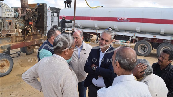 بالصور .. وفد «الوزراء» يتفقد أراضي مشروع المليون فدان بالمنيا