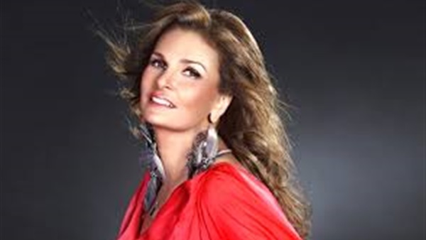 يسرا تختتم 2015 بالتتويج العربي يسرا تختتم 2015 بالتتويج العربي