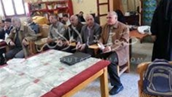 بالصور.. مدير الإدارة التعليمية بكفرالشيخ يعقد اجتماعًا لوضع مواصفات الامتحانات بالصور.. مدير الإدارة التعليمية بكفرالشيخ يعقد اجتماعًا لوضع مواصفات الامتحانات