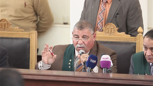  قاضى "العائدون من ليبيا"لآحد الشهود: "ماجبتش شيبسى معاك ليه"