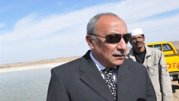 «محافظ أسوان» يطمئن على سلامة الكهنة بعد حريق «الكاتدرائية» «محافظ أسوان» يطمئن على سلامة الكهنة بعد حريق «الكاتدرائية»