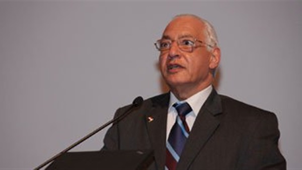 هلال: هناك أشخاص يدافعون عن مصالحهم بزعم عودة رجال «الوطنى» هلال: هناك أشخاص يدافعون عن مصالحهم بزعم عودة رجال «الوطنى»