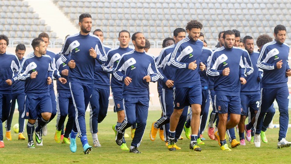 نجم الأهلي يغادر المران بسبب الإصابة