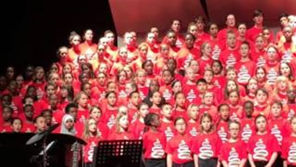 بالفيديو.. أطفال كندا يستقبلون اللاجئين بـ«طلع البدر علينا» بالفيديو.. أطفال كندا يستقبلون اللاجئين بـ«طلع البدر علينا»