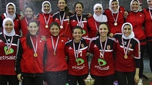 يد الأهلى يهزم سموحة فى دورى السيدات يد الأهلى يهزم سموحة فى دورى السيدات