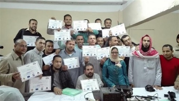 تدريب 100 شاب وفتاة على صيانة الهواتف المحمولة و«الخياطة» بالشرقية تدريب 100 شاب وفتاة على صيانة الهواتف المحمولة و«الخياطة» بالشرقية