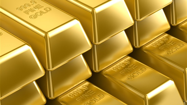 الذهب يتراجع تحت ضغط قرار الفائدة الأمريكية 