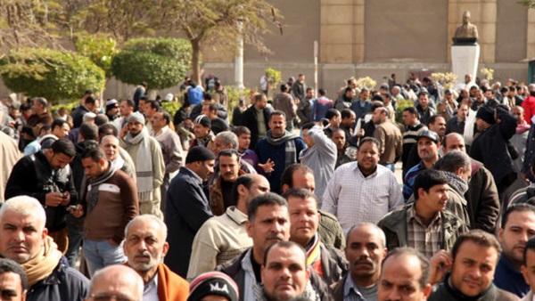 منتمون للإخوان يحرضون عمال غزل المحلة على التظاهر فى 25 يناير منتمون للإخوان يحرضون عمال غزل المحلة على التظاهر فى 25 يناير