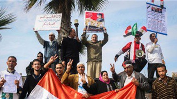 متظاهرو القائد إبراهيم يتظاهرون ضد الإرهاب وينعون «مارد سيناء» متظاهرو القائد إبراهيم يتظاهرون ضد الإرهاب وينعون «مارد سيناء»