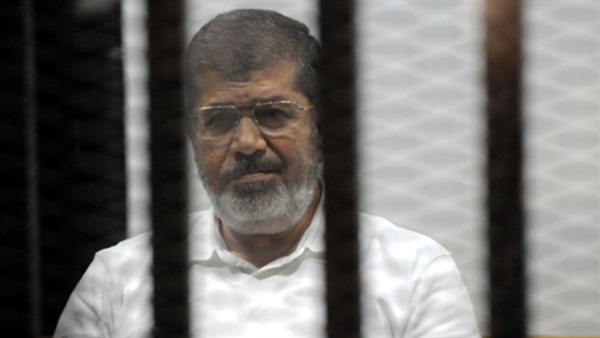 اللواء «وصفي» يُكذب «مرسي» أمام محكمة سجن بورسعيد اللواء «وصفي» يُكذب «مرسي» أمام محكمة سجن بورسعيد