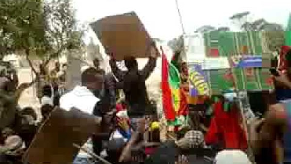 3 أسباب وراء احتجاجات القبائل ضد النظام في أثيوبيا 3 أسباب وراء احتجاجات القبائل ضد النظام في أثيوبيا