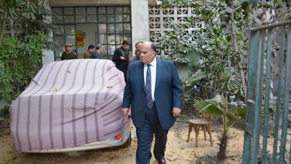 محافظ الدقهلية يحيل مسؤل نظافة للتحقيق لتقصيره فى العمل محافظ الدقهلية يحيل مسؤل نظافة للتحقيق لتقصيره فى العمل